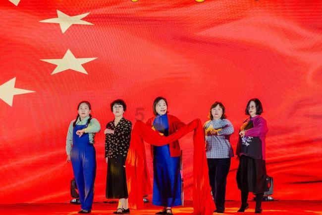 恐龙绝地逃生